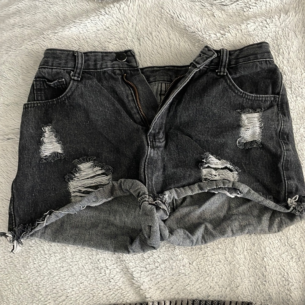 Black one teaspoon shorts